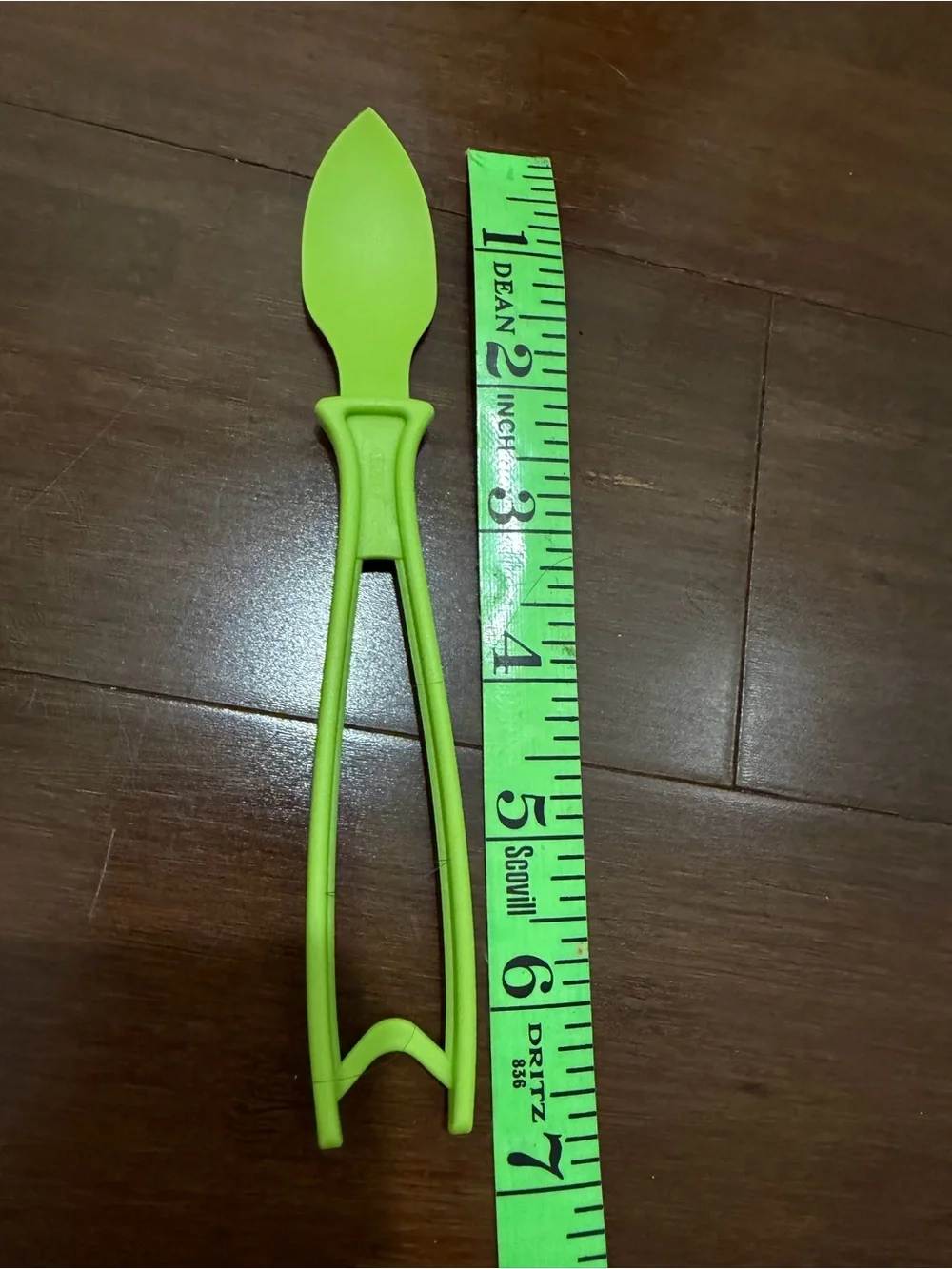 Bright Lime Green Linden Sweden Jonas Egg Peeler